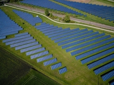 SEIA reports that commercial solar deployments slowed in 2022&#039;s first half.